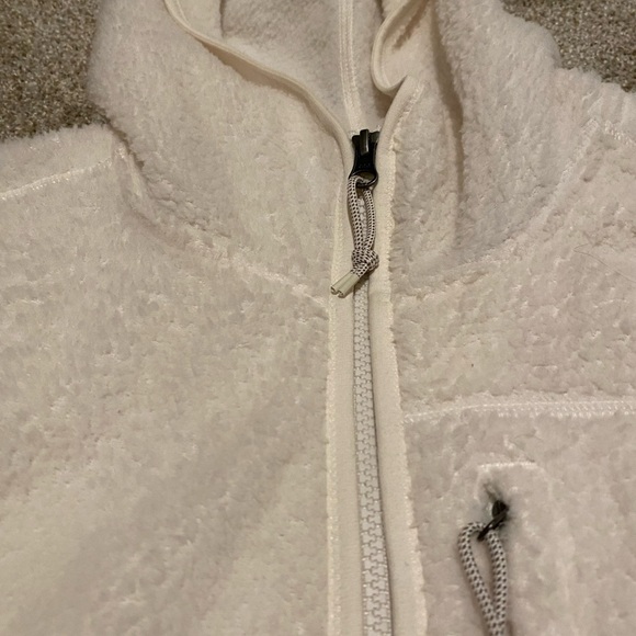 The North Face fleece jacket. Women’s size large. - Picture 8 of 8